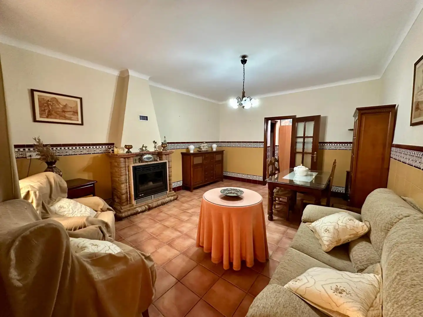 Sala d'estar de Casa o xalet en venda en Marchena