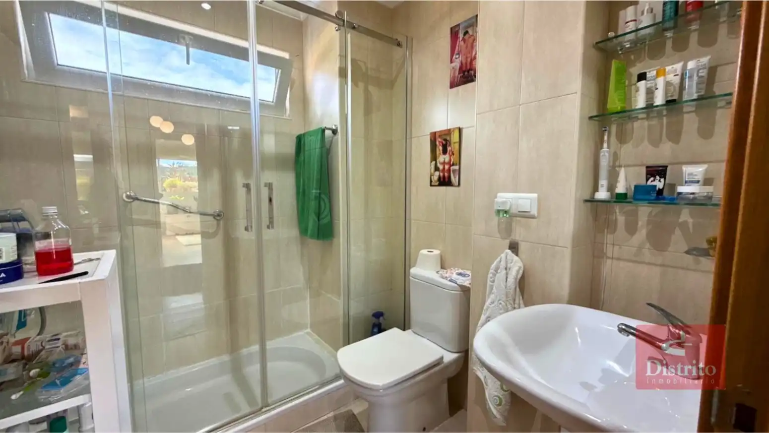 Baño de Ático en venta en Miengo con Calefacción, Terraza y Trastero