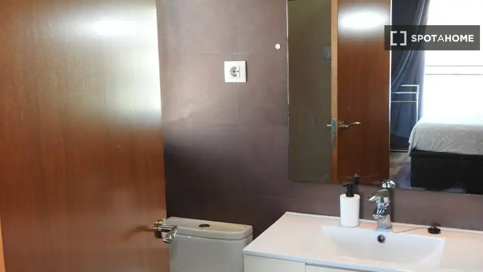 Habitación en Port Forum