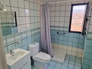 Baño de Piso de alquiler en Telde con Trastero, Amueblado y Balcón
