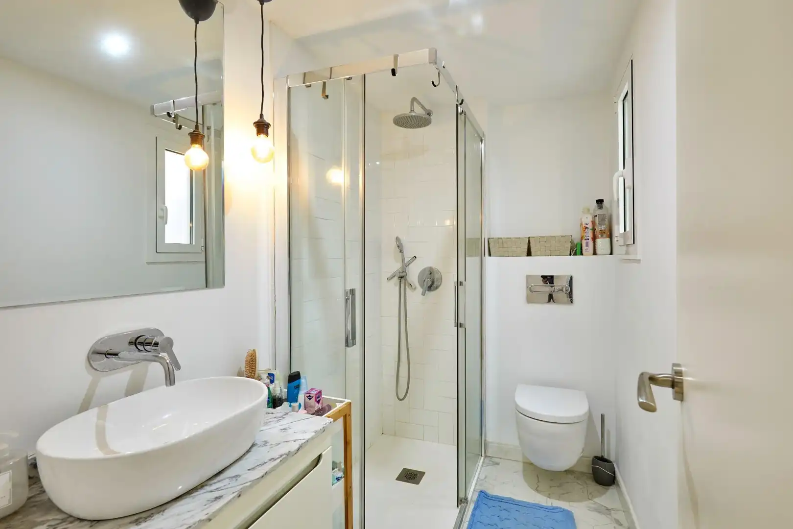 Bathroom of Flat for sale in Barcelona  with Air Conditioner, Heating and Parquet flooring