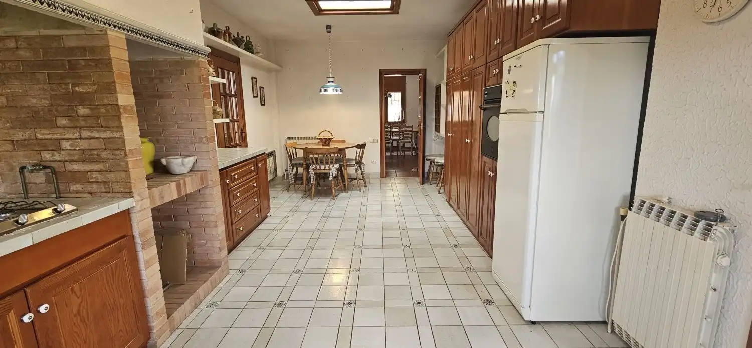 Cuina de Casa o xalet en venda en Corbera de Llobregat amb Aire condicionat i Calefacció