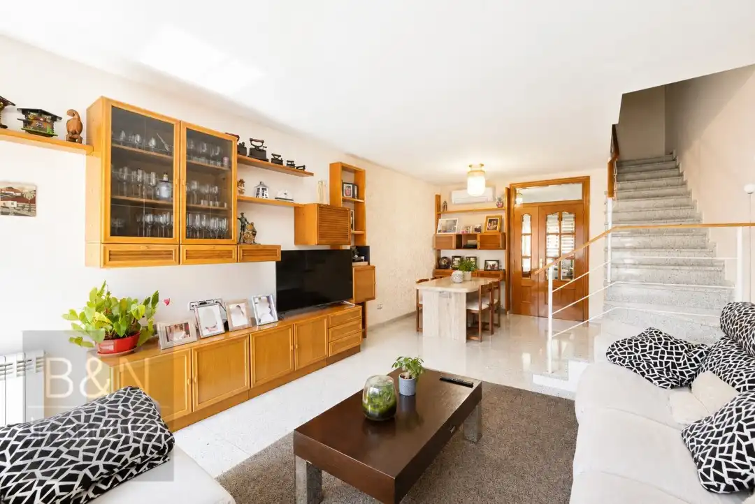 Sala d'estar de Casa o xalet en venda en Nord-est