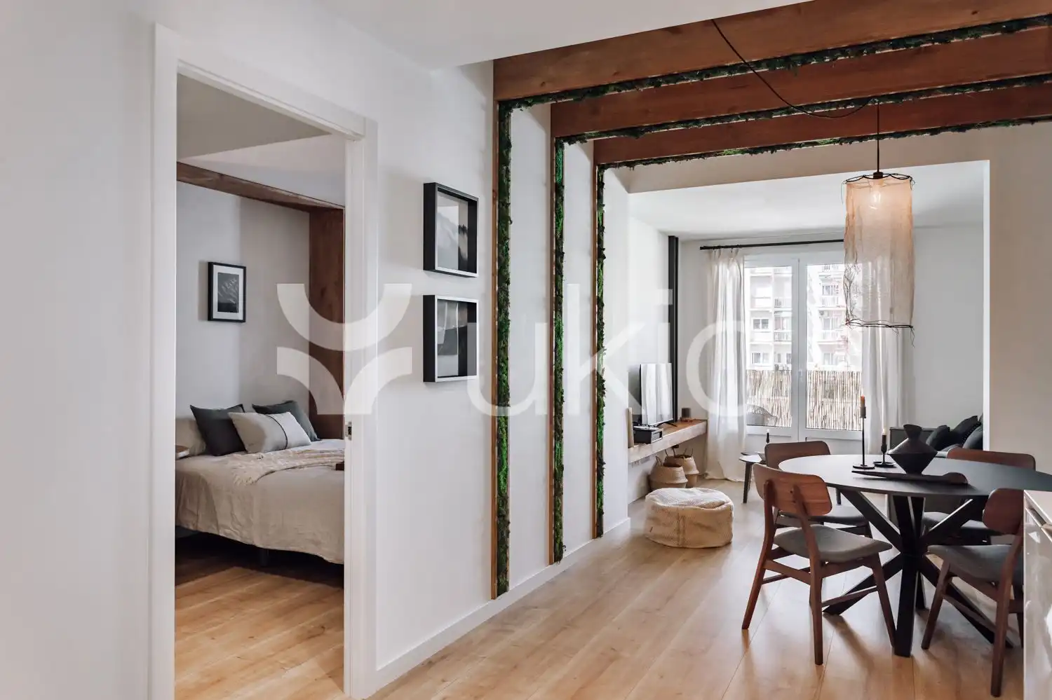 Appartement compact avec terrasse à louer à Carrer del Consell de Cent