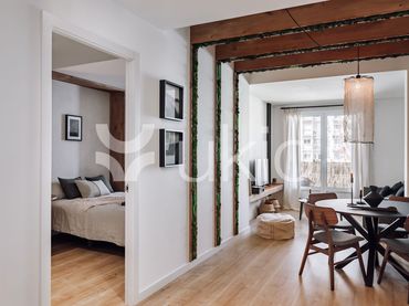 Apartment with balcony to rent in Carrer del Consell de Cent