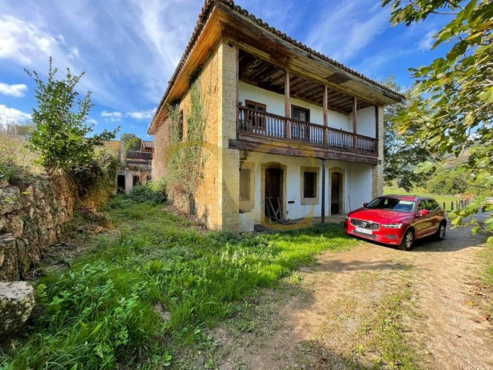 Vista exterior de Casa o xalet en venda en Piloña amb Jardí privat, Terrassa i Traster