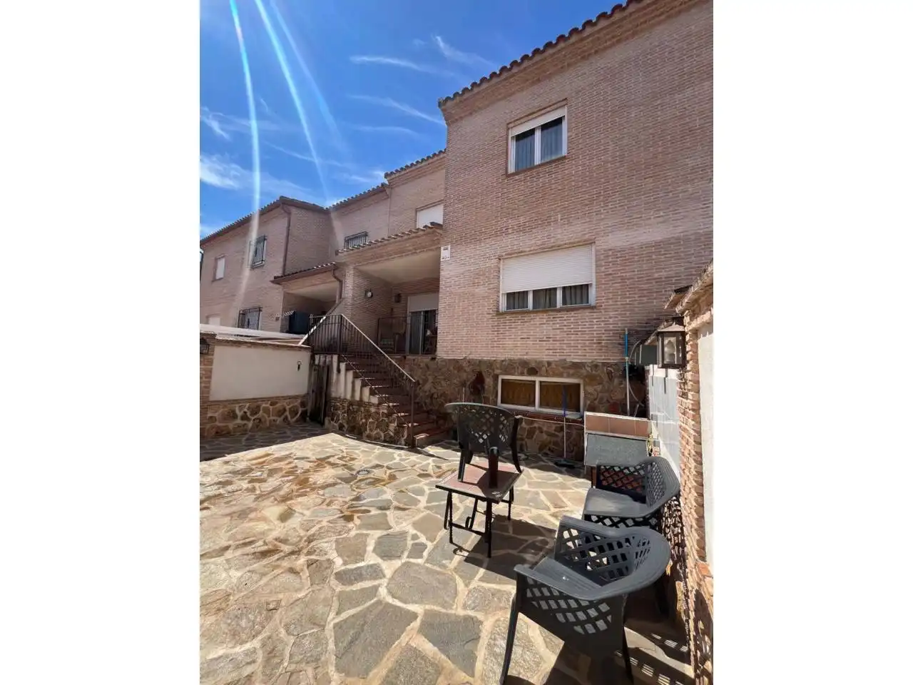 Vista exterior de Casa adosada en venda en Illescas amb Aire condicionat, Calefacció i Jardí privat