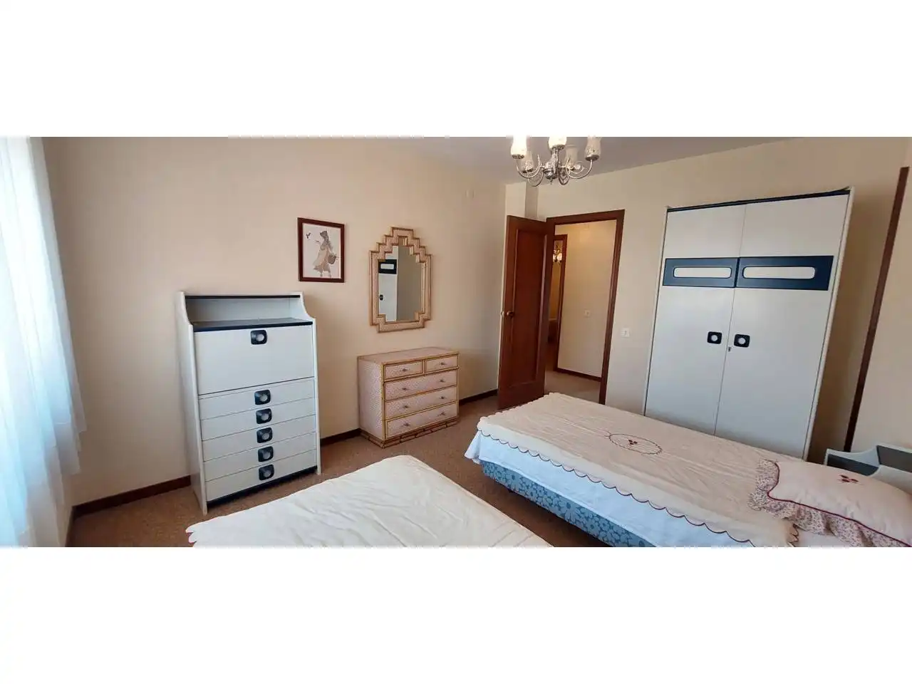 Habitación de Casa o chalet en venta en Almanza con Jardín privado, Terraza y Amueblado