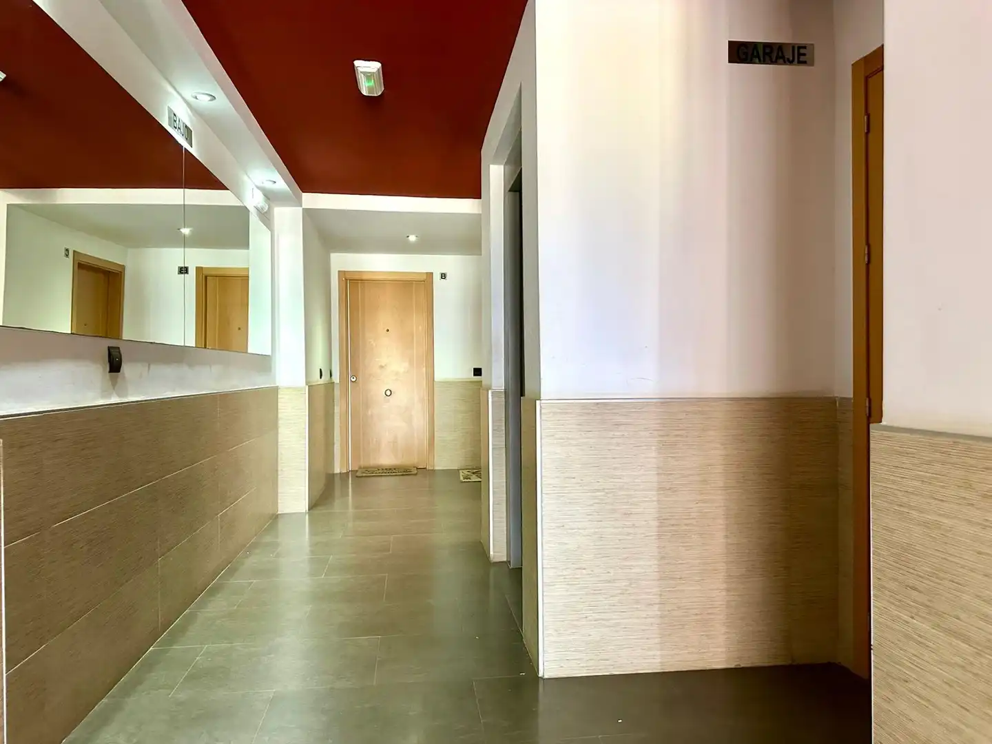 Piso en venta en Almería con Aire acondicionado, Terraza y Trastero
