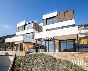 Vista exterior de Finca rústica en venda en  Barcelona Capital amb Aire condicionat, Terrassa i Piscina