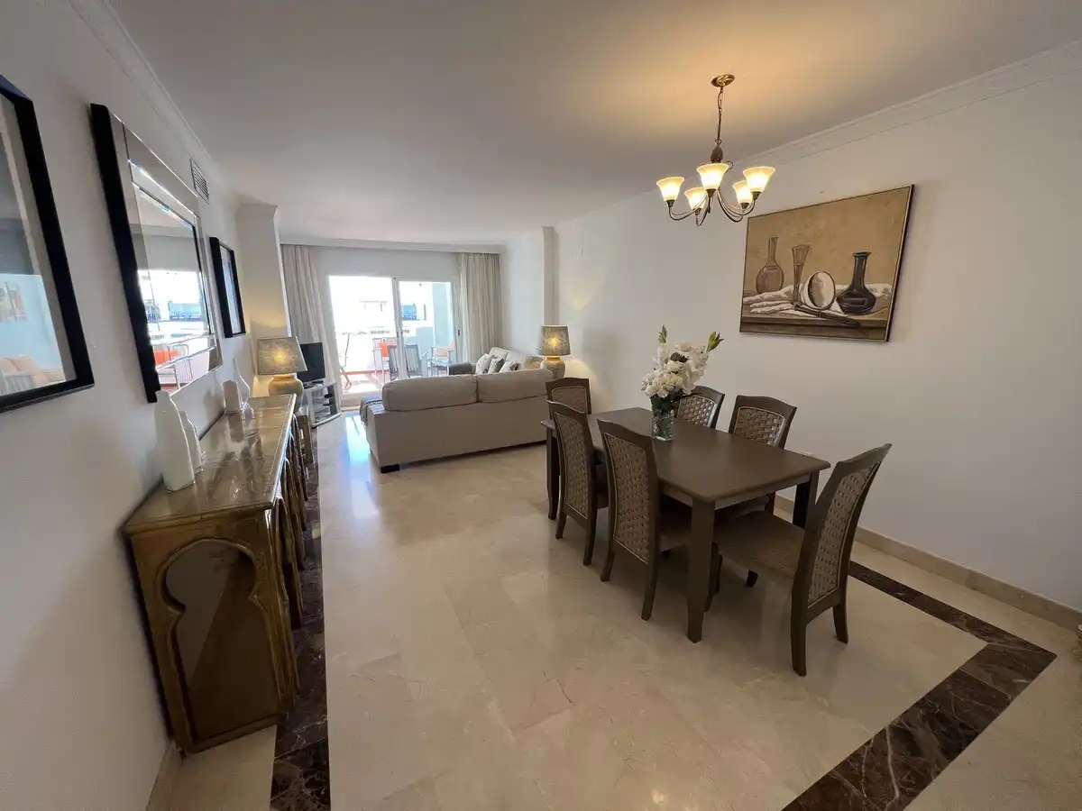 Comedor de Piso en venta en Marbella con Terraza, Trastero y Amueblado