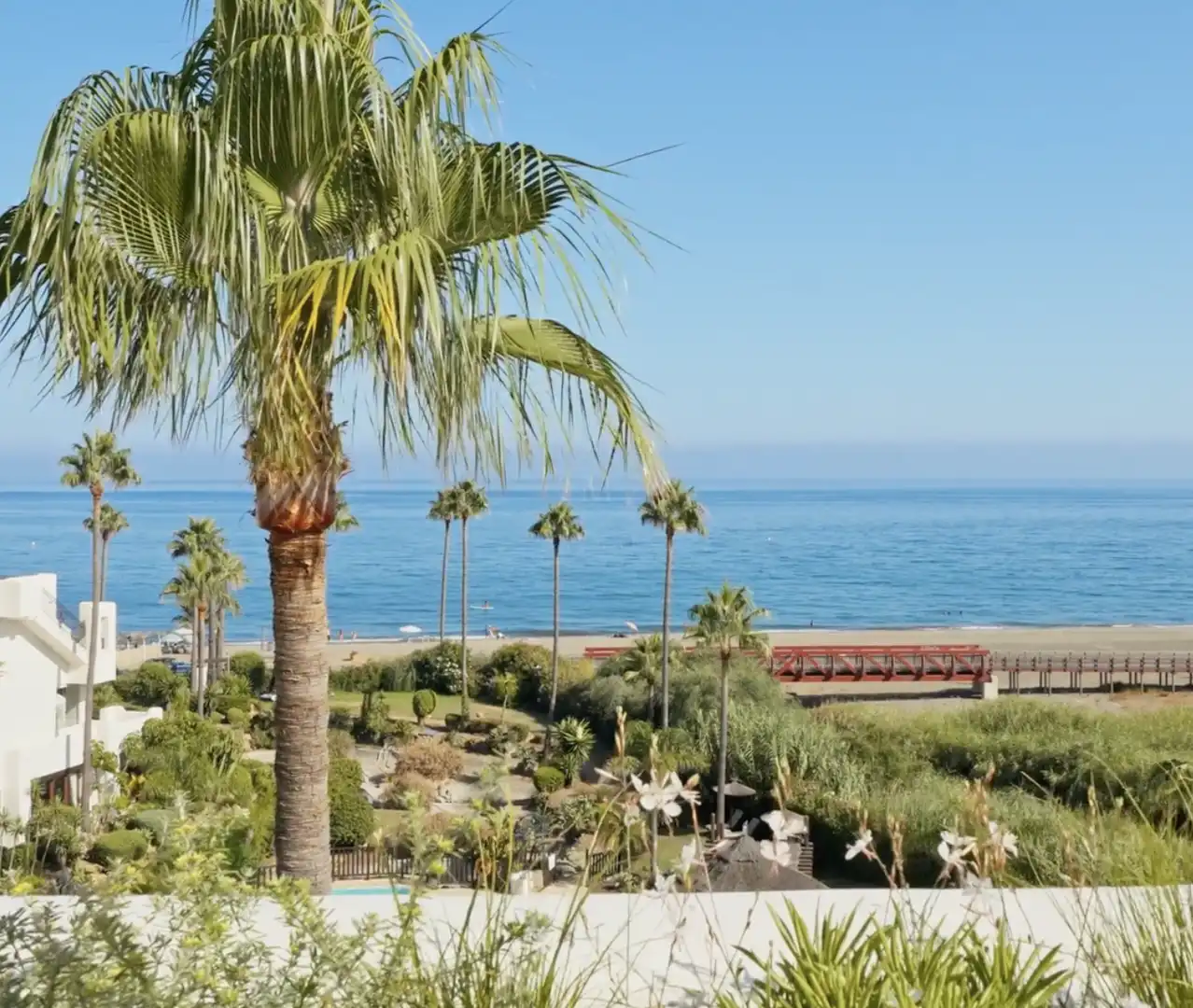 Jardín de Ático en venta en Estepona con Terraza, Piscina y Amueblado