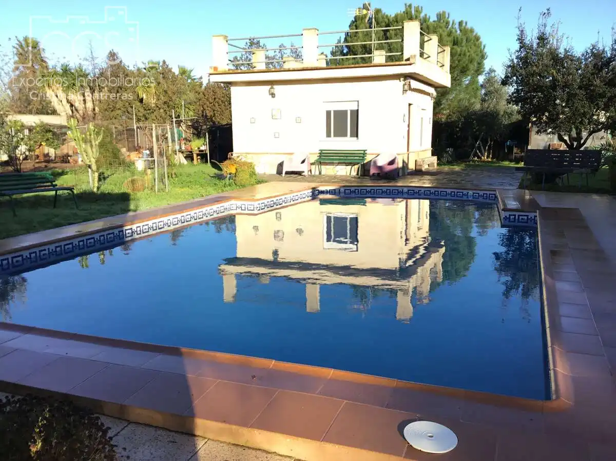 Piscina de Casa o xalet en venda en Sevilla amb Aire condicionat, Traster i Piscina