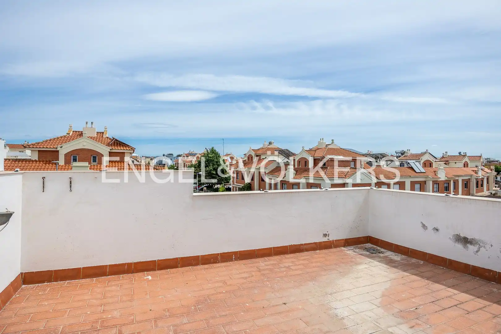 Terrassa de Casa adosada en venda en Dos Hermanas amb Aire condicionat, Calefacció i Jardí privat