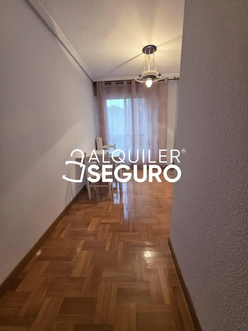 Habitación de Piso de alquiler en Burgos con Calefacción y Amueblado