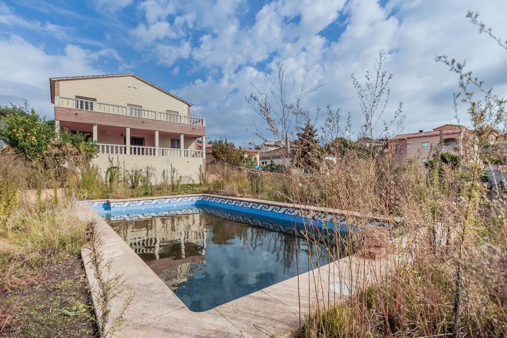 Swimming pool of House or chalet for sale in Calafell  with Private garden, Terrace and Swimming Pool