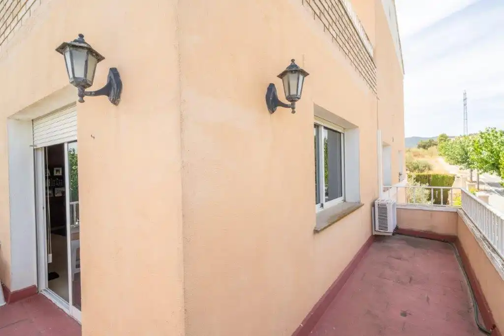 Vista exterior de Casa o chalet en venta en Flix con Calefacción, Piscina y Amueblado