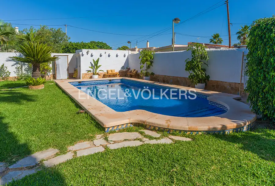 Piscina de Casa o chalet en venta en Sant Joan d'Alacant con Aire acondicionado, Calefacción y Jardín privado