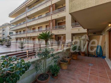 Mini appartamento con balcone in vendita a PO-550 3