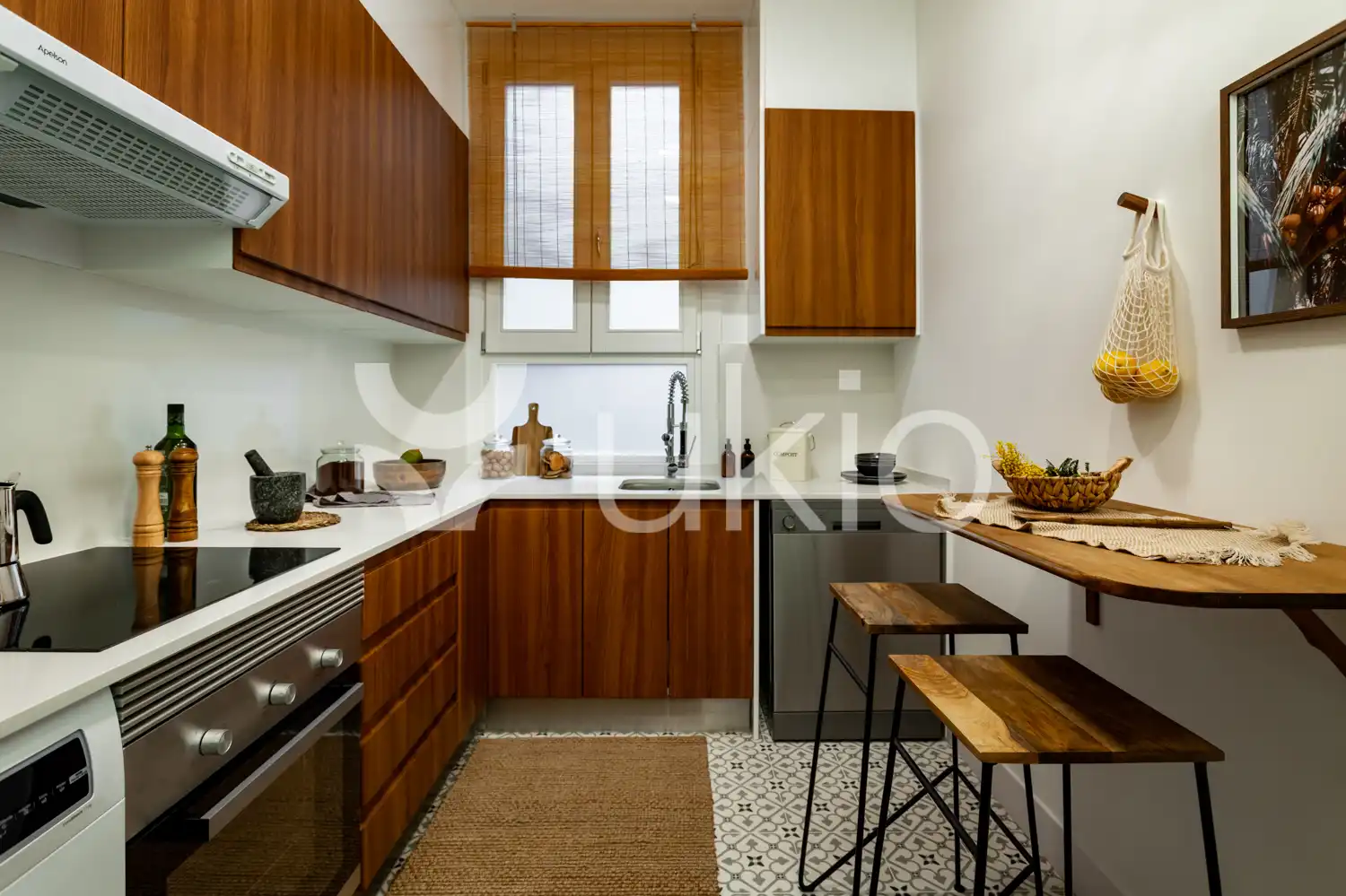 Cocina de Apartamento de alquiler en Barcelona con Aire acondicionado, Amueblado y Horno