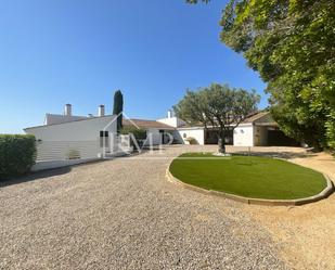 Vista exterior de Casa o xalet en venda en Mataró amb Aire condicionat, Calefacció i Jardí privat