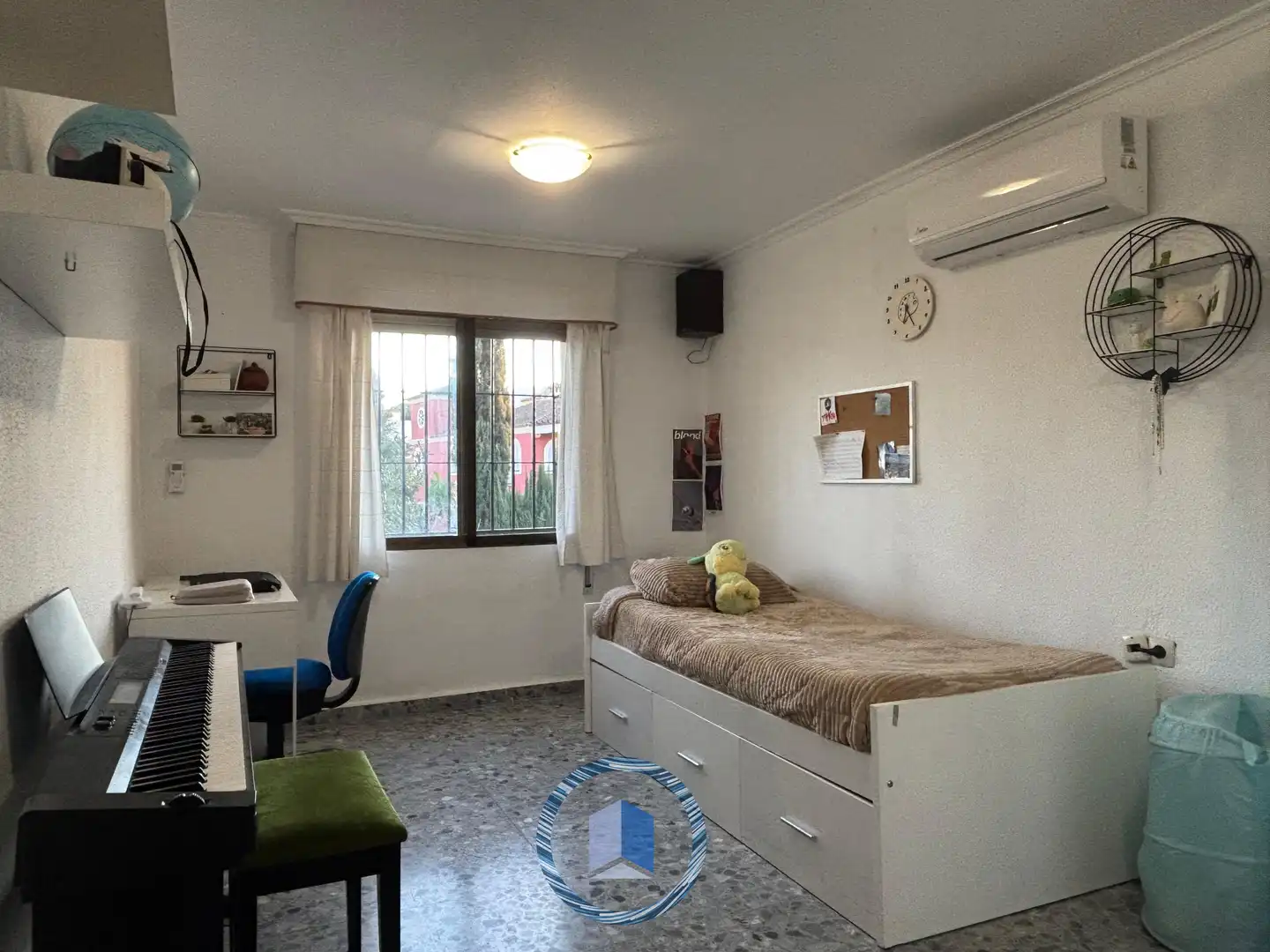 Dormitori de Casa o xalet en venda en Montequinto