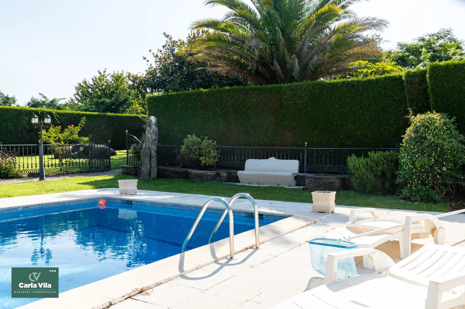 Piscina de Casa o xalet en venda en Lugo amb Calefacció, Jardí privat i Parquet