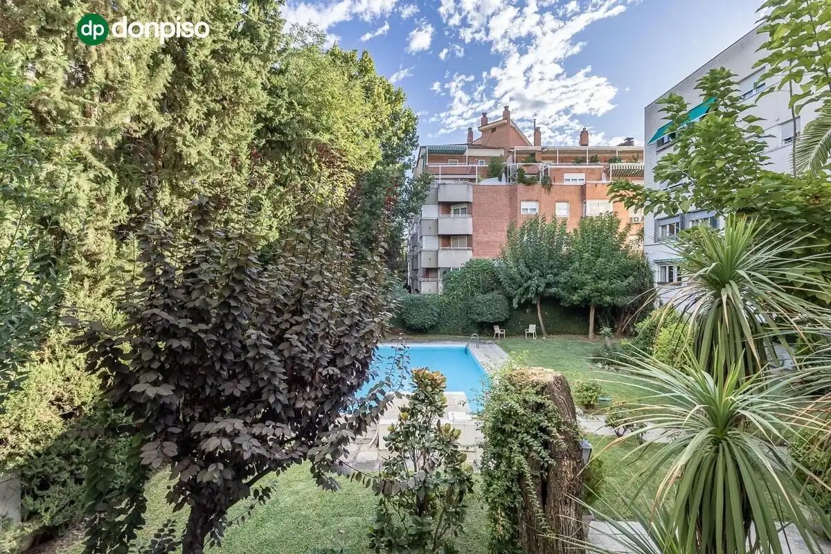 Vista exterior de Piso en venta en Genil