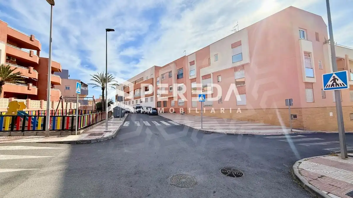 Vista exterior de Apartament en venda en Roquetas de Mar