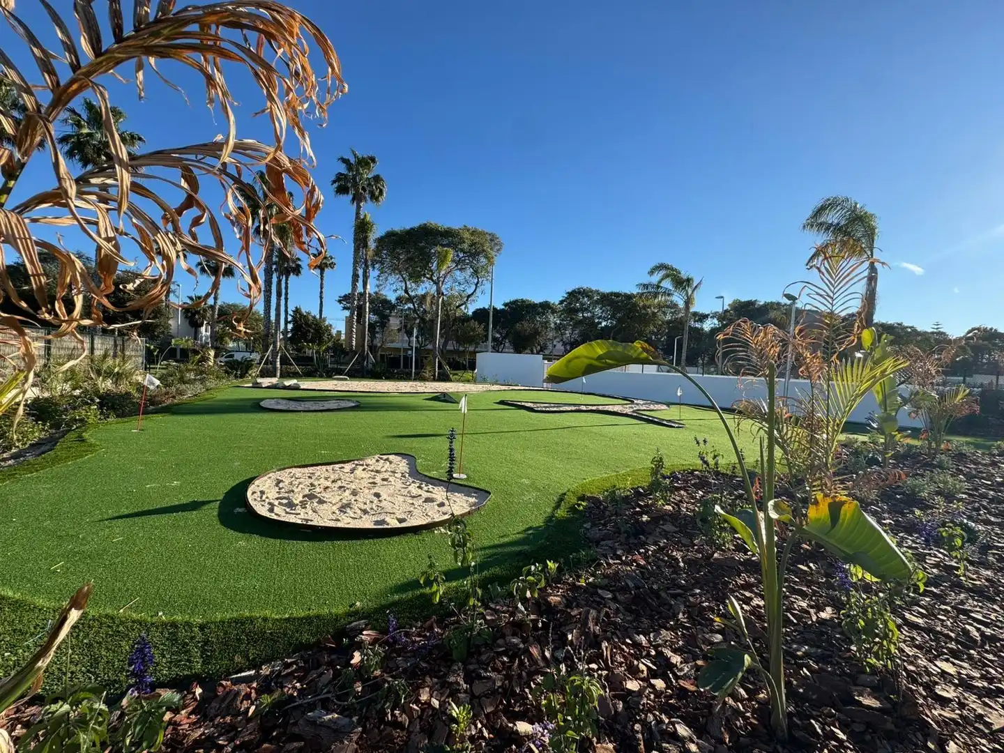 Jardín de Apartamento en venta en Chipiona con Terraza, Balcón y Piscina comunitaria