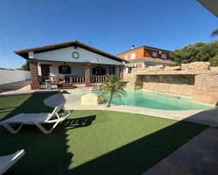 Piscina de Finca rústica en venda en San Roque