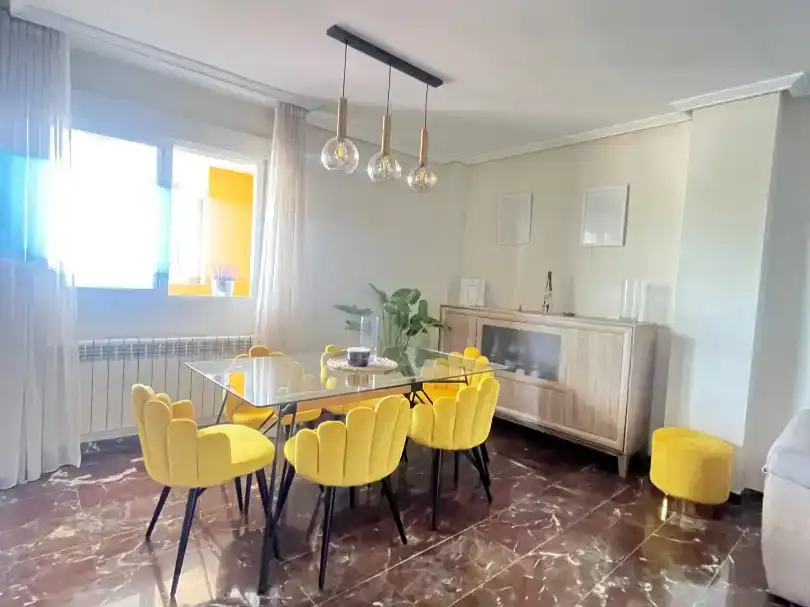 Comedor de Dúplex de alquiler en Jaén con Aire acondicionado, Amueblado y Balcón
