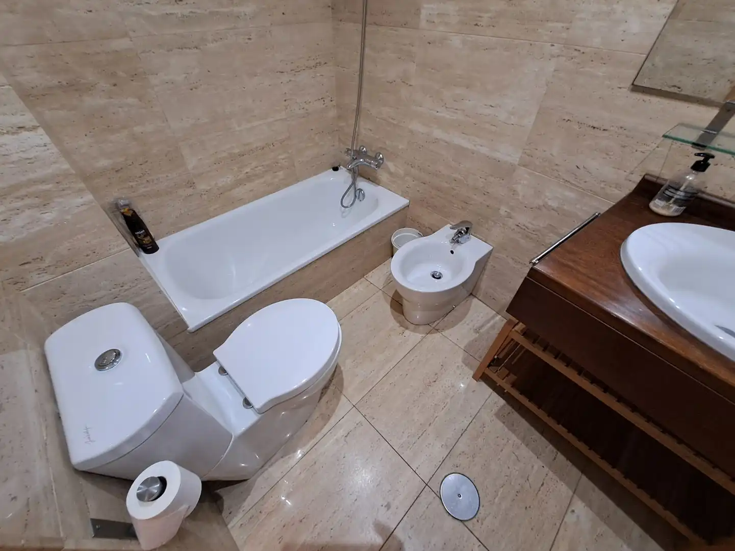 Badezimmer von Wohnung zur Miete in Oviedo  mit Möbliert und Balkon