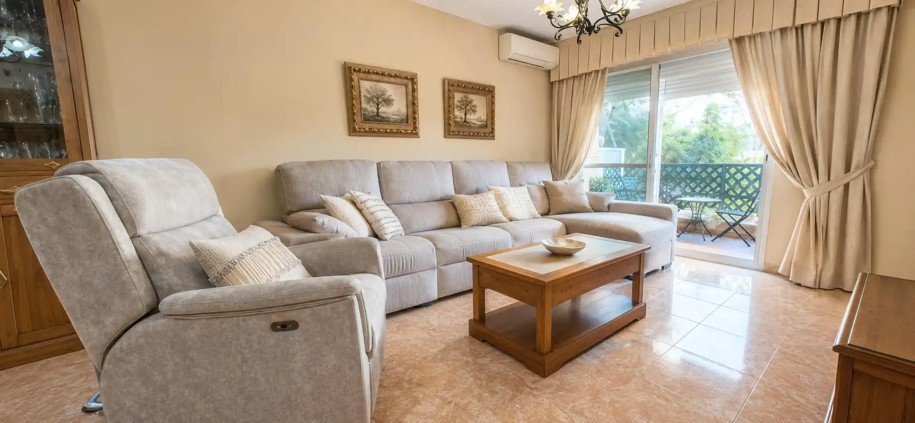 Appartement compact avec terrasse à vendre à Estepona Pueblo