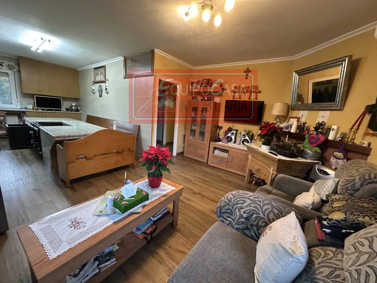 Sala d'estar de Casa o xalet en venda en Ribeira de Piquín amb Calefacció, Jardí privat i Moblat