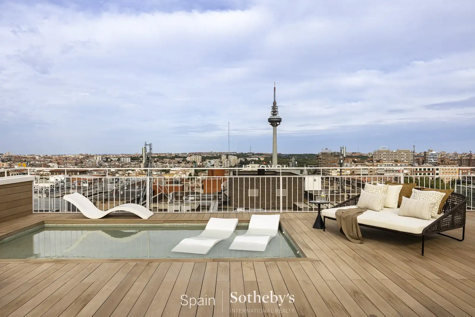 Terrace of Attic for sale in Madrid  with Air Conditioner, Terrace and Storage room