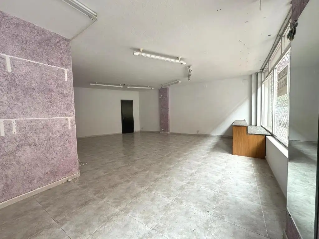 Commercial properties for rent in Calle La Paz, Los Corrales de Buelna