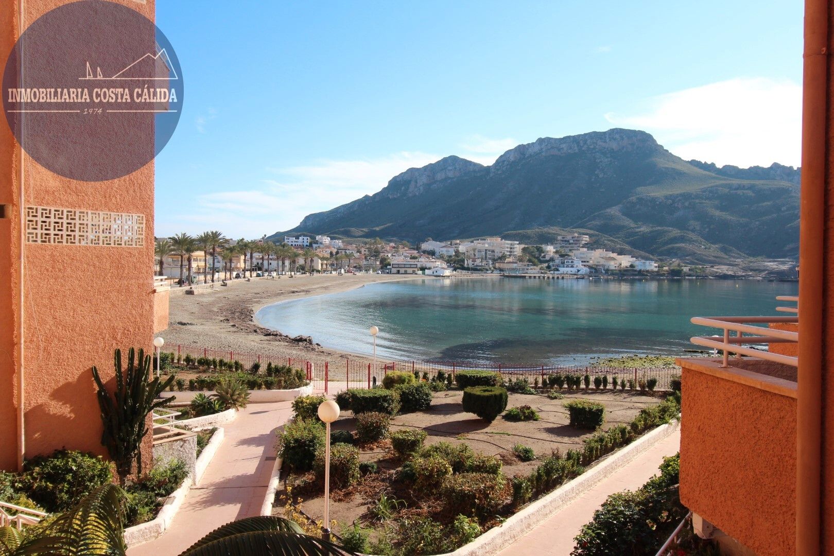 Vista exterior de Dúplex en venta en Águilas con Amueblado y Balcón