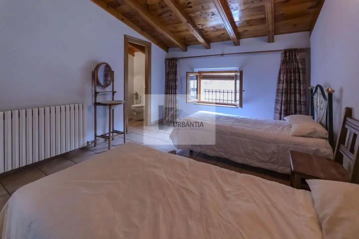 Dormitori de Casa o xalet en venda en Sos del Rey Católico amb Calefacció