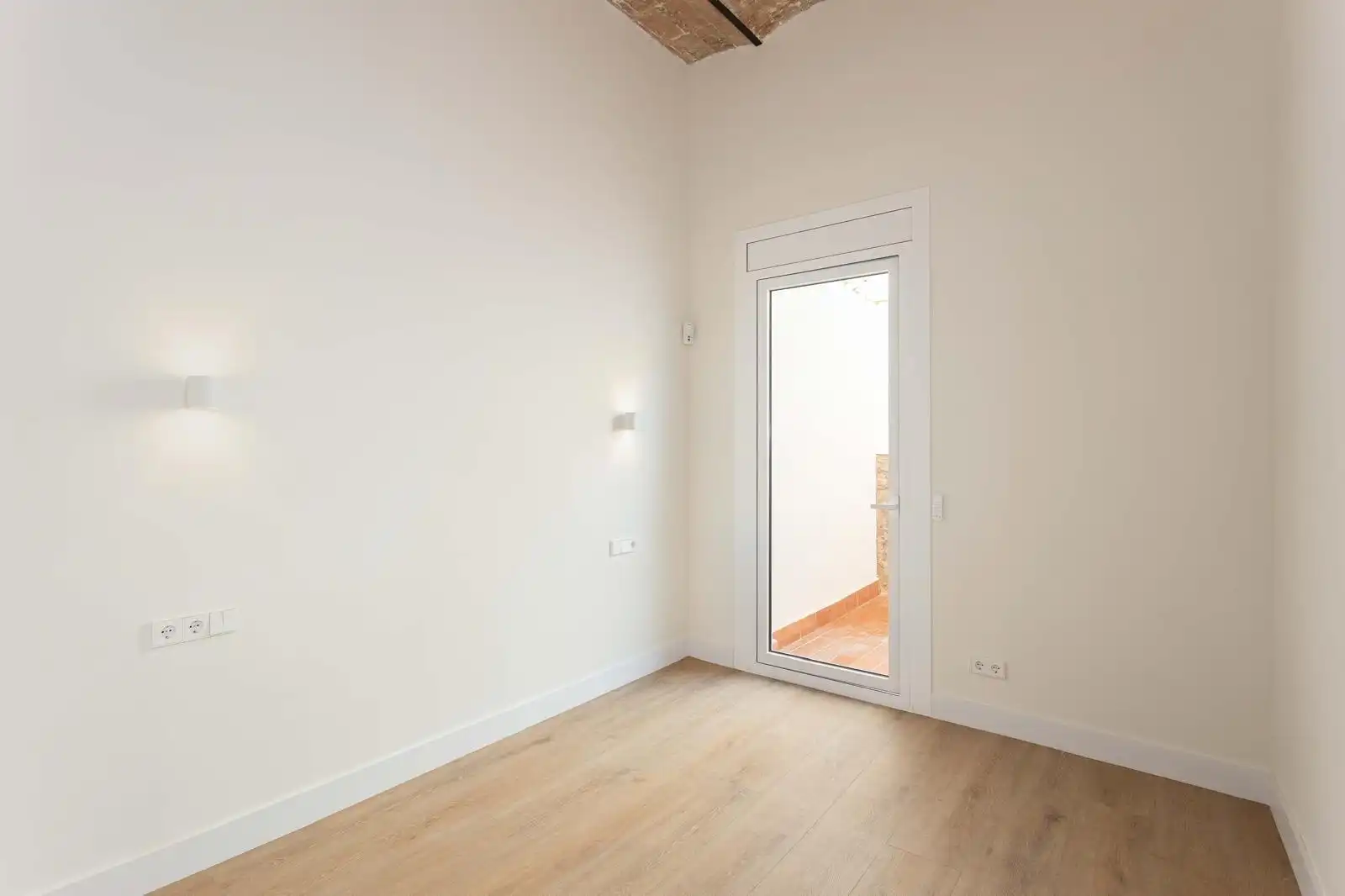 Planta baja en venta en Barcelona con Aire acondicionado, Terraza y Alarma
