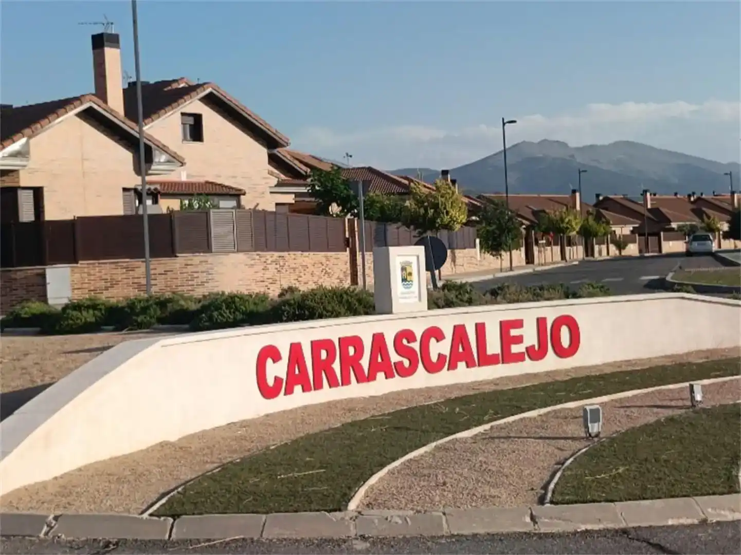 Vista exterior de Casa adosada en venda en Palazuelos de Eresma