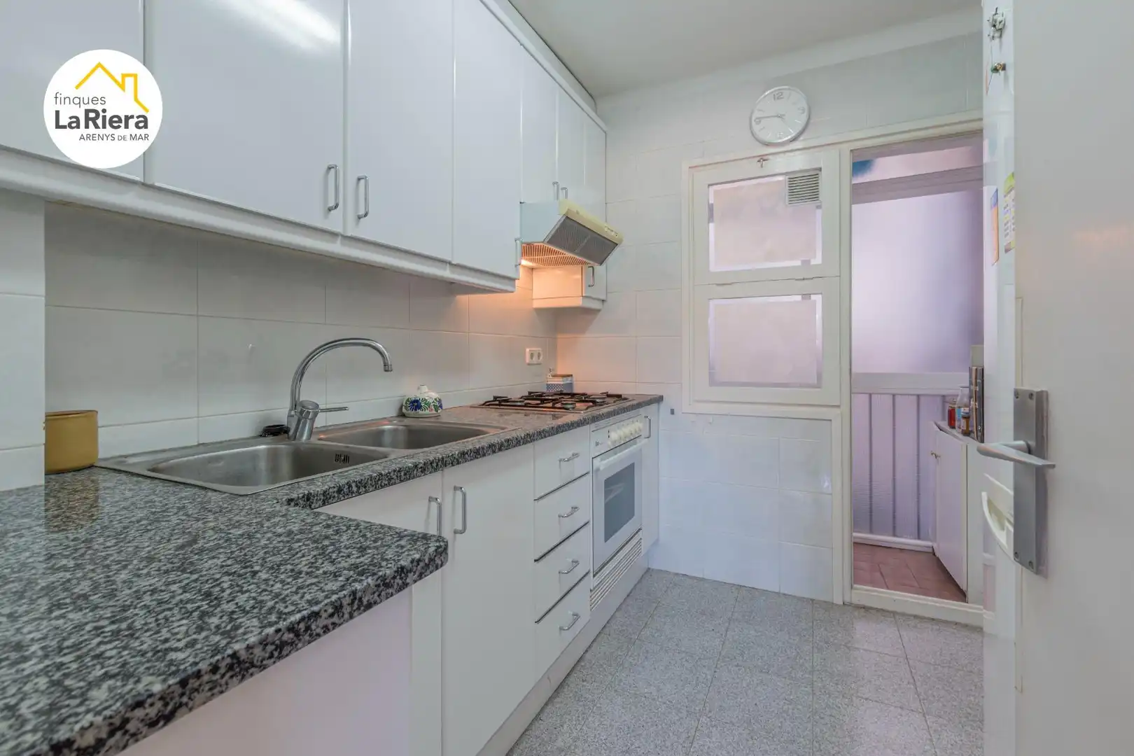 Cocina de Piso en venta en Arenys de Munt con Terraza, Trastero y Balcón