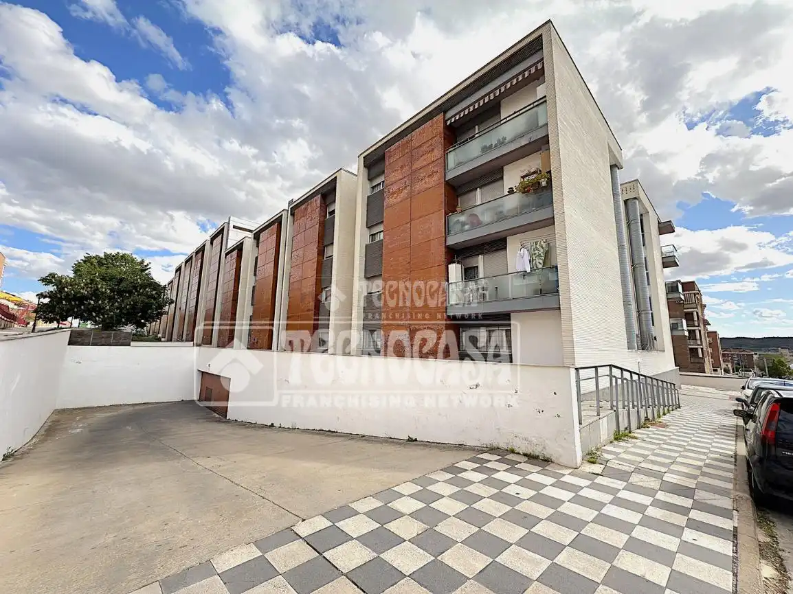 Vista exterior de Piso en venta en Cuenca con Calefacción, Parquet y Terraza