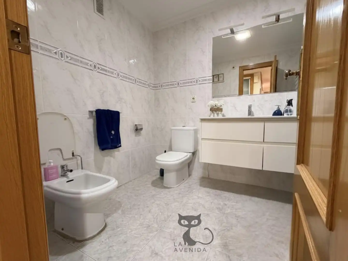 Badezimmer von Wohnungen zum Verkauf in Valencia mit Klimaanlage, Terrasse und Balkon