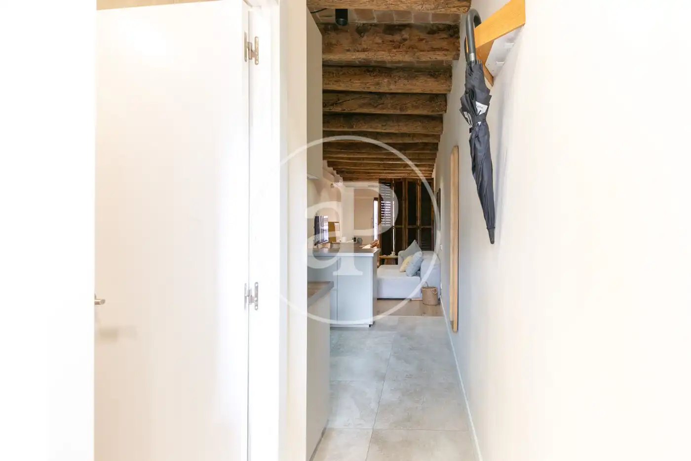 Wohnung zum Verkauf in Barcelona mit Klimaanlage, Heizung und Möbliert