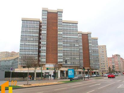 Exterior view of Flat for sale in Burgos Capital  with Terrace and Balcony