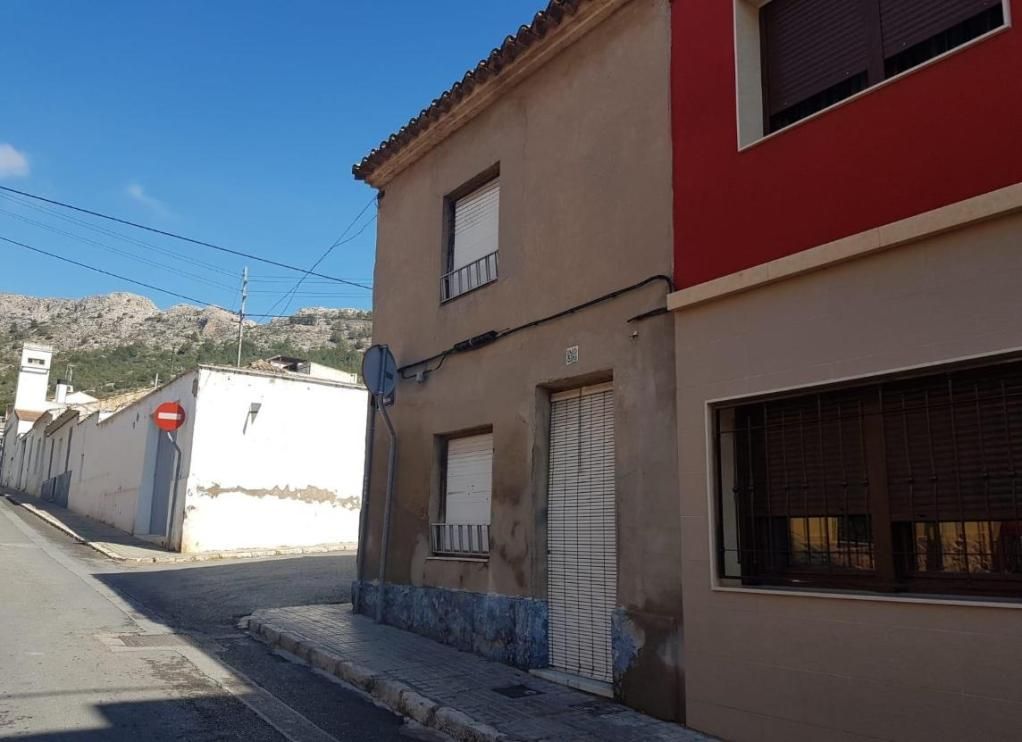 Vista exterior de Casa adosada en venda en Villena