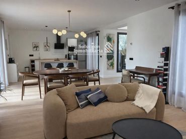 Casa aparellada amb piscina en venda a Carbajosa de la Sagrada