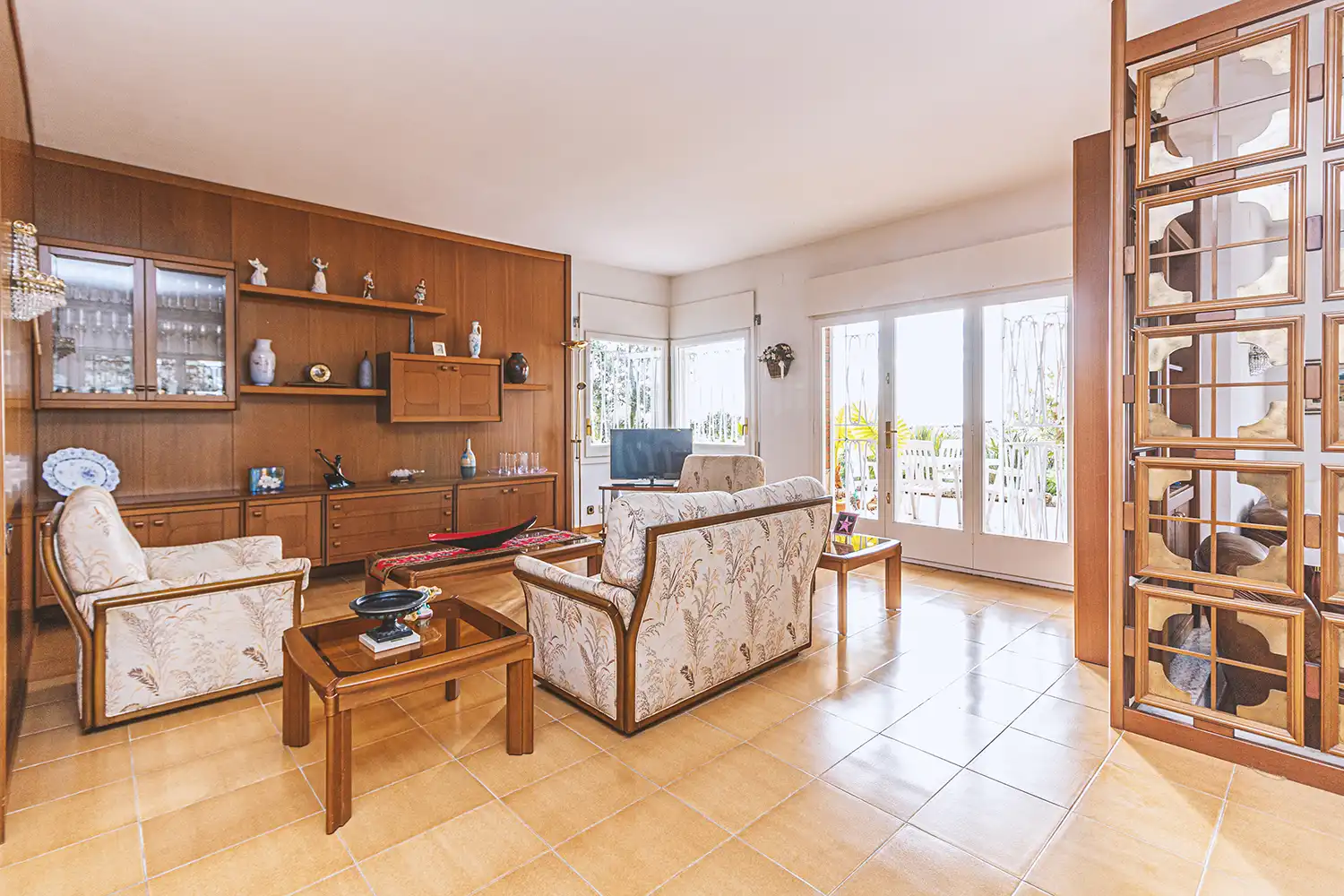 Sala d'estar de Casa o xalet en venda en Sant Pol de Mar amb Calefacció, Jardí privat i Terrassa