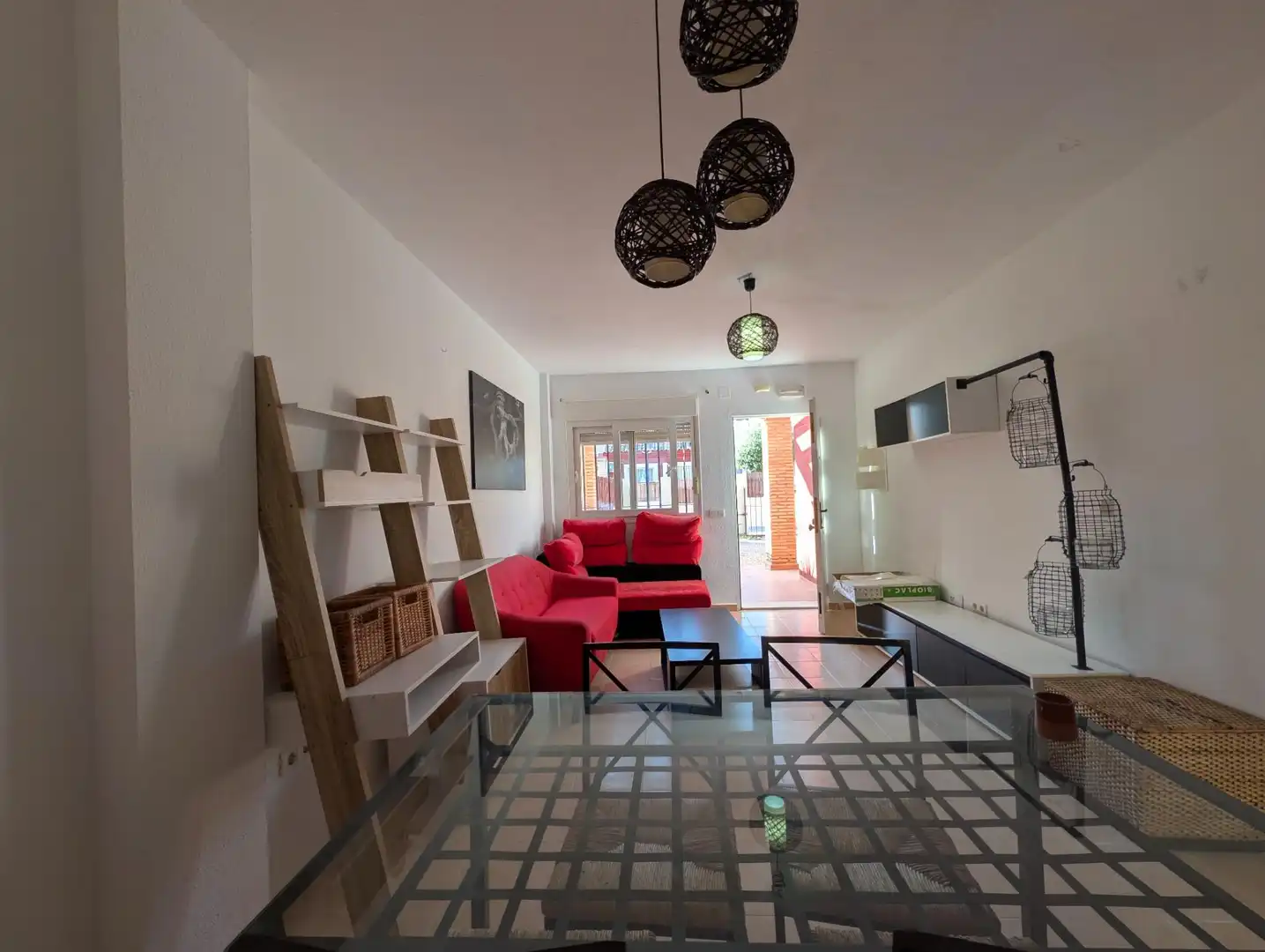 Sala d'estar de Casa adosada en venda en Mazarrón amb Aire condicionat, Jardí privat i Piscina comunitària